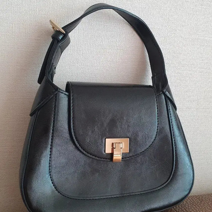 [BUNJANG] Back to Basics Black Crinkled Leather Tote Bag / 백투베이직스의 보떼 크링클드 블랙 토트백