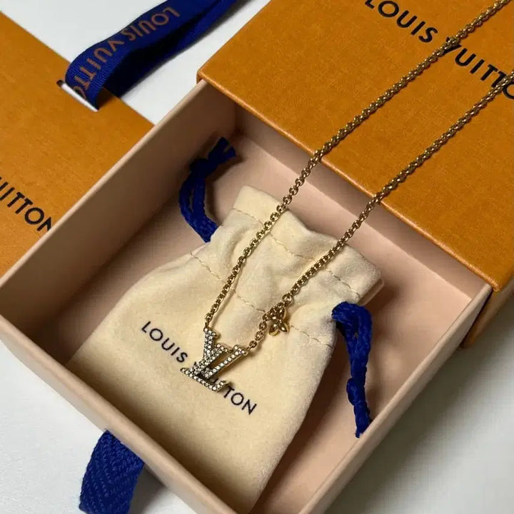 [SOLD OUT] [정품] 신형, 새상품급 / 루이비통 아이코닉 목걸이 골드