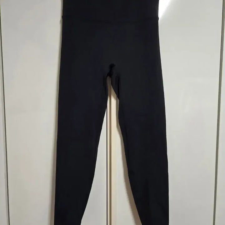 [SOLD OUT] 탑텐 밸런스 9부 레깅스 블랙 XL 새상품