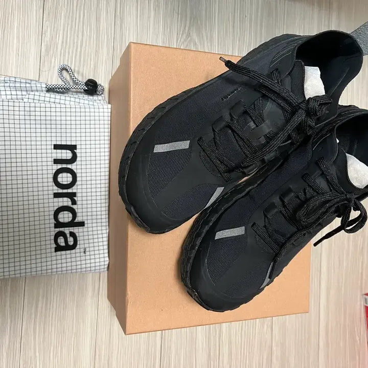 [BUNJANG] Norda Stealth Black Sneakers / [265] norda 노다 스텔스블랙