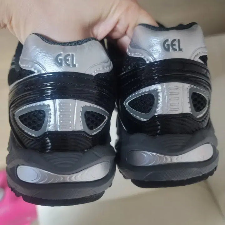 [BUNJANG] ASICS GEL Black Sneakers / 아식스 GEL 블랙 운동화