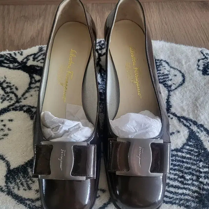 [BUNJANG] Salvatore Ferragamo Brown Patent Leather Heels / 페레가모 에나멜구두 진브라운