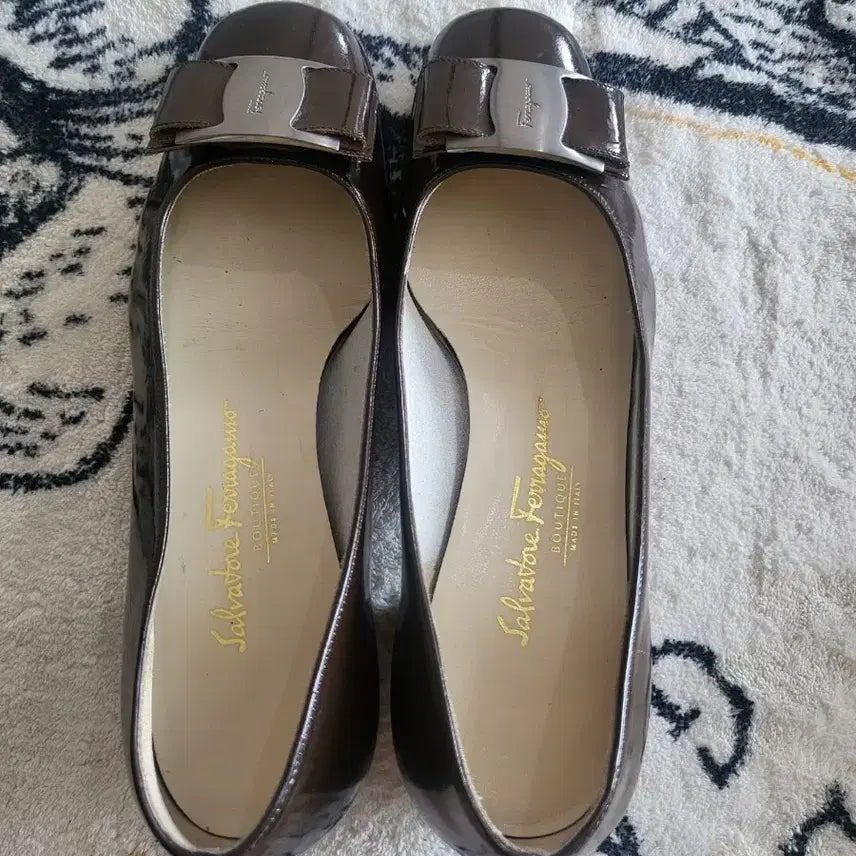 [BUNJANG] Salvatore Ferragamo Brown Patent Leather Heels / 페레가모 에나멜구두 진브라운