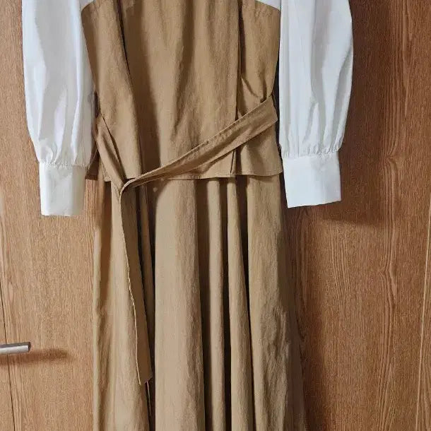 [BUNJANG] Reneevon Seline Sleeve Long Dress / Reneevon 레니본 세링 슬리브 배색 롱 원피스