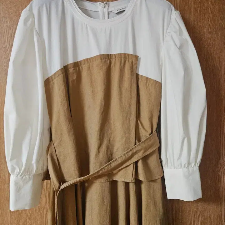 [BUNJANG] Reneevon Seline Sleeve Long Dress / Reneevon 레니본 세링 슬리브 배색 롱 원피스