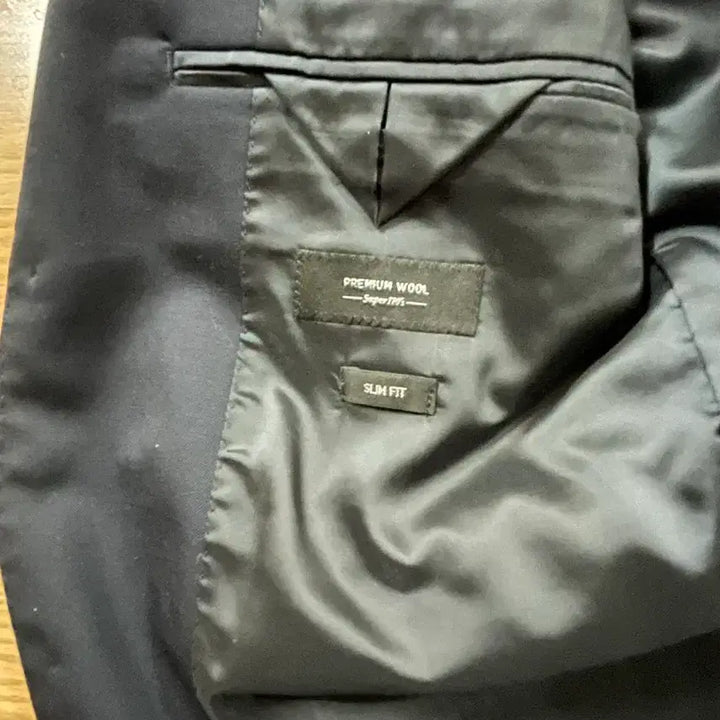 [BUNJANG] Uniqlo Premium Wool Jacket Navy / 유니클로 스판 프리미엄 울 자켓 네이비