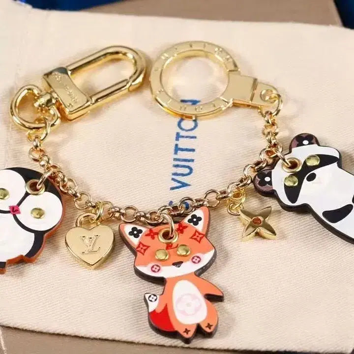 [SOLD OUT] 루이비통  펭귄 여우 너구리 펜던트 키링  키홀더 차 키링 가방 액세서리