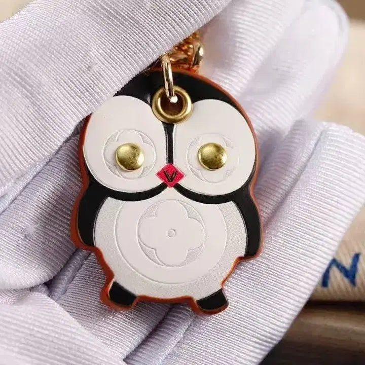 [SOLD OUT] 루이비통  펭귄 여우 너구리 펜던트 키링  키홀더 차 키링 가방 액세서리