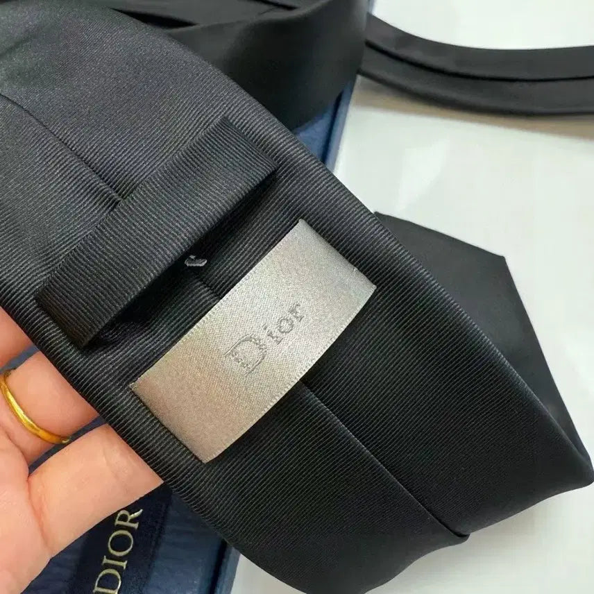 [BUNJANG] Dior Logo Letter Black Tie / 디올 로고 레터 남성 블랙 넥타이