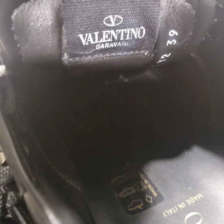 [BUNJANG] Valentino Rockstud Sneakers / 발렌티노 락스터드 39