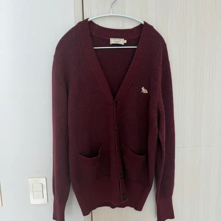 [BUNJANG] Maison Kitsune Fox Patch Burgundy Cardigan / 메종키츠네 가디건