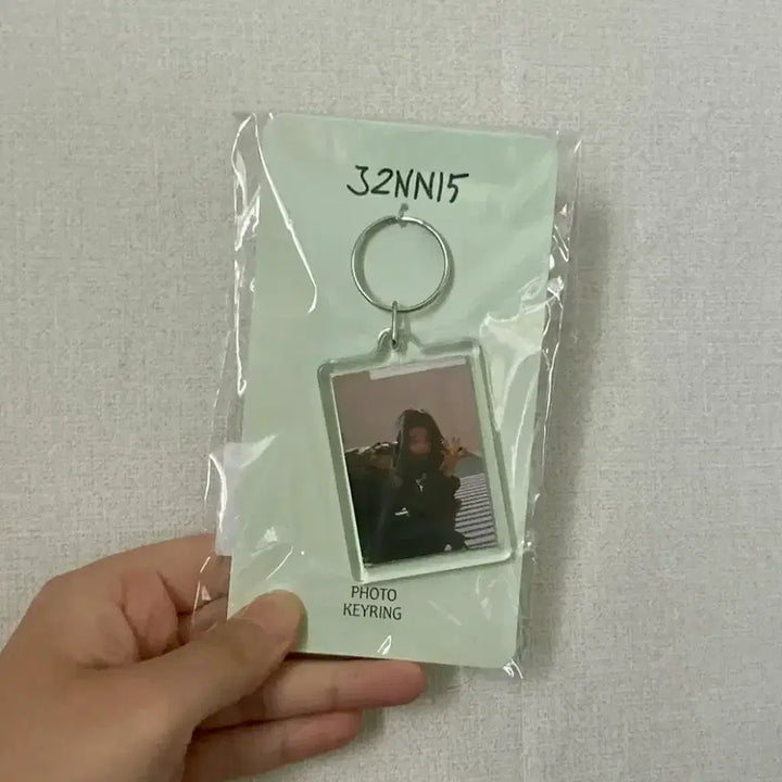[BUNJANG] BLACKPINK Jennie Photo Exhibition Keyring / 제니 사진전 키링 (미개봉)