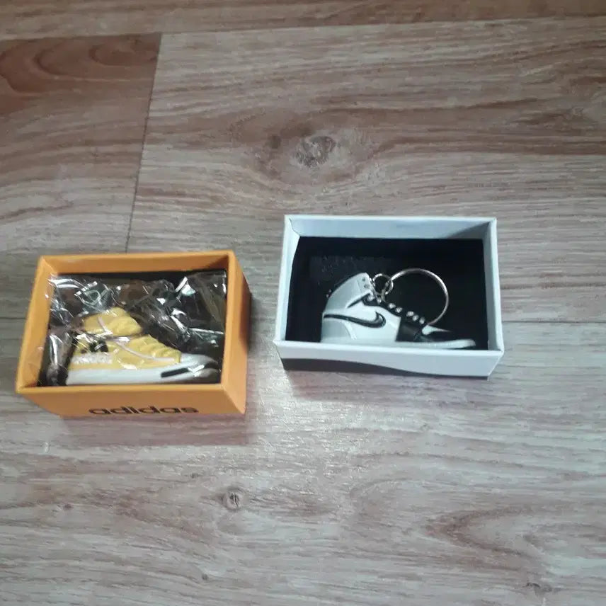 [SOLD OUT] 아디다스 &amp; 조던11 신발 운동화 피규어