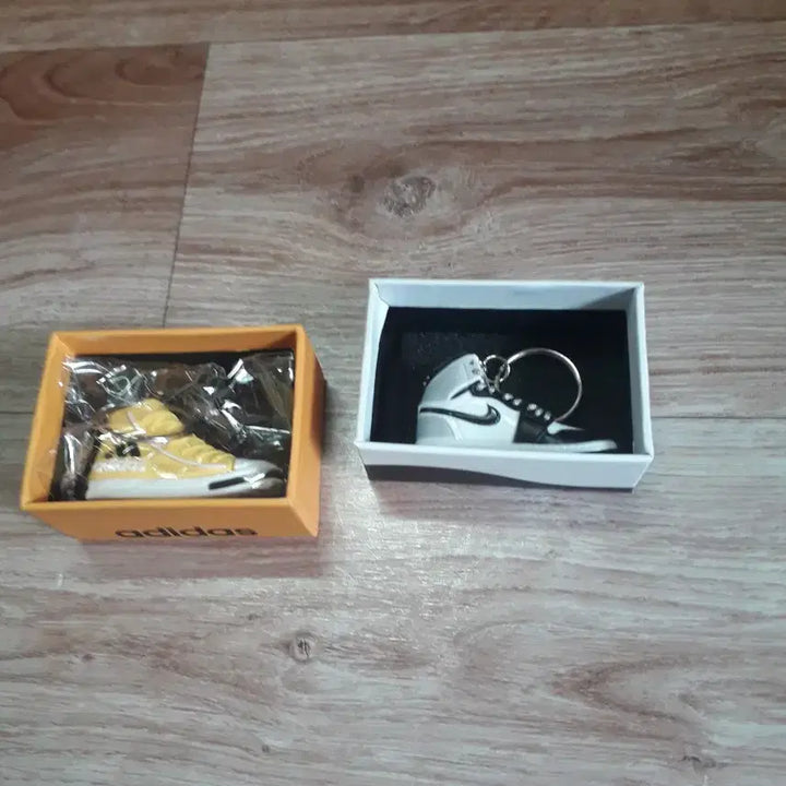 [SOLD OUT] 아디다스 &amp; 조던11 신발 운동화 피규어