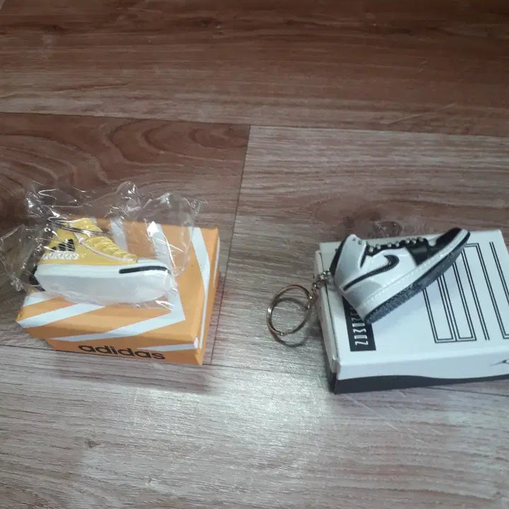 [SOLD OUT] 아디다스 &amp; 조던11 신발 운동화 피규어