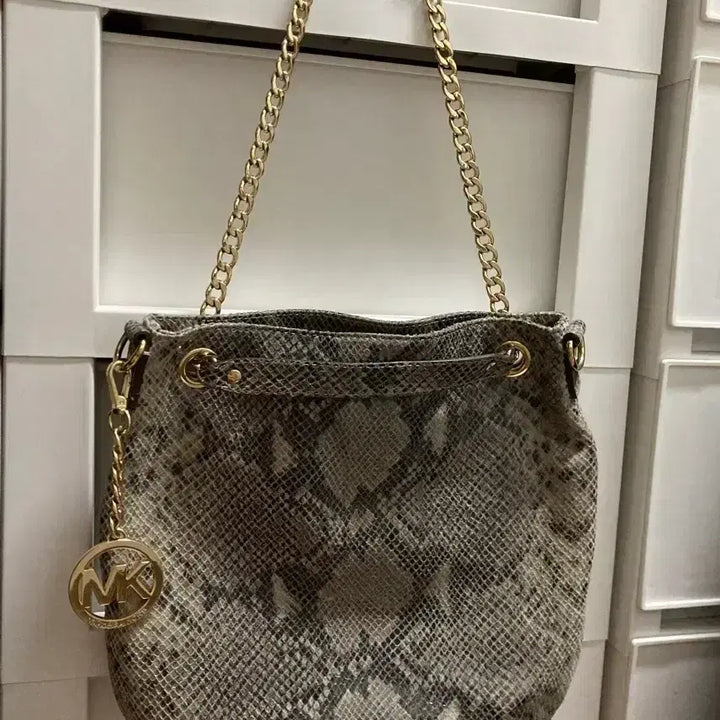 [SOLD OUT] 마이클코어스 가방 파이톤 숄더백 체인백
