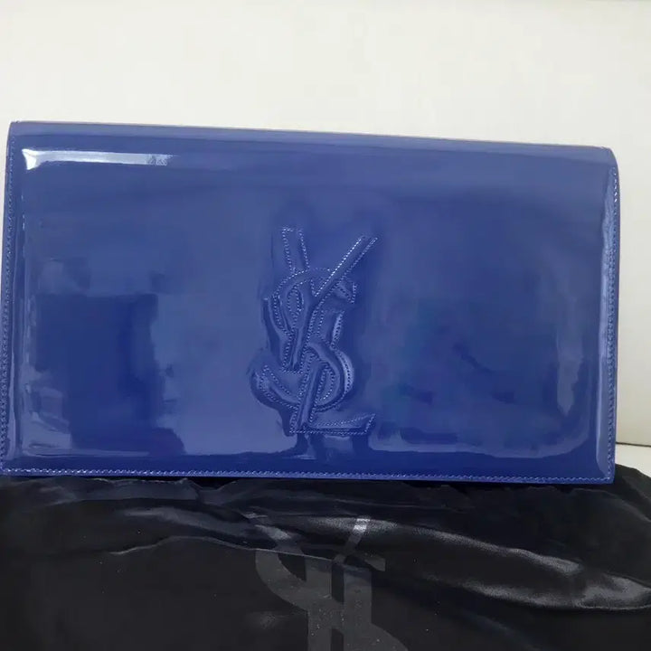 [SOLD OUT] 입생로랑 벨드쥬르 페이던트 클러치 정품