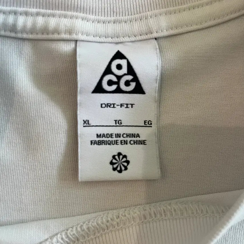 [SOLD OUT] 나이키 ACG 반팔 티셔츠 화이트 XL사이즈 팔아요
