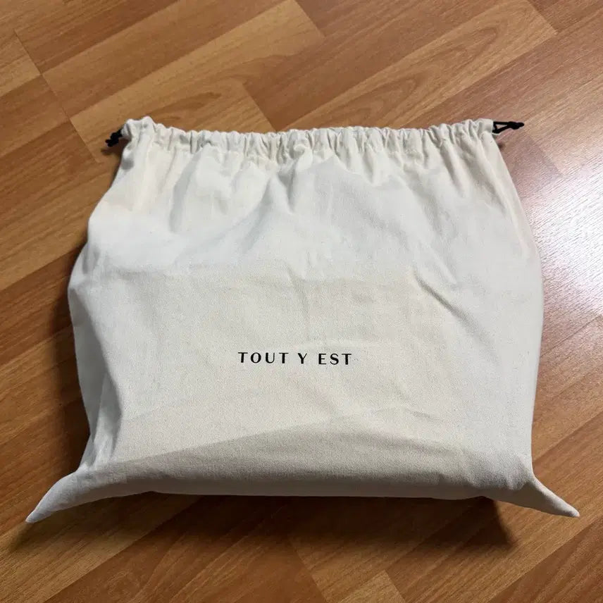 [BUNJANG] ToTtuE Loquet Bag Small Black / 투티에 로케백 스몰 (블랙)