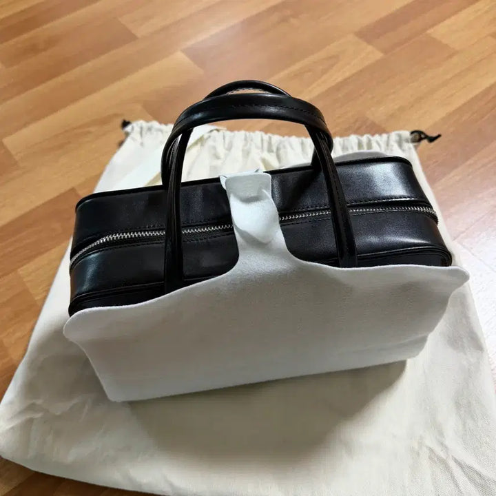 [BUNJANG] ToTtuE Loquet Bag Small Black / 투티에 로케백 스몰 (블랙)