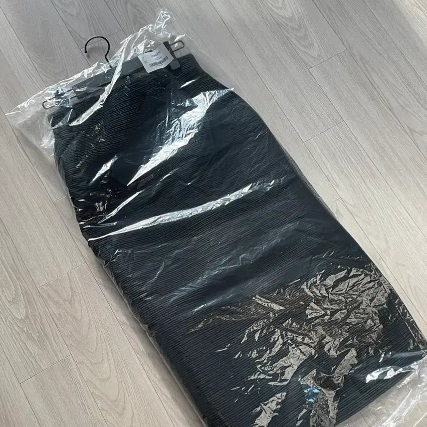 [BUNJANG] Amomento Pleated Skirt Size 0 / 아모멘토 플리츠스커트