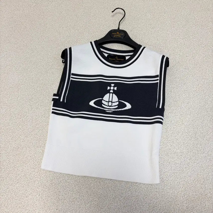 [SOLD OUT] 정품 비비안웨스트우드 니트 베스트 골프웨어