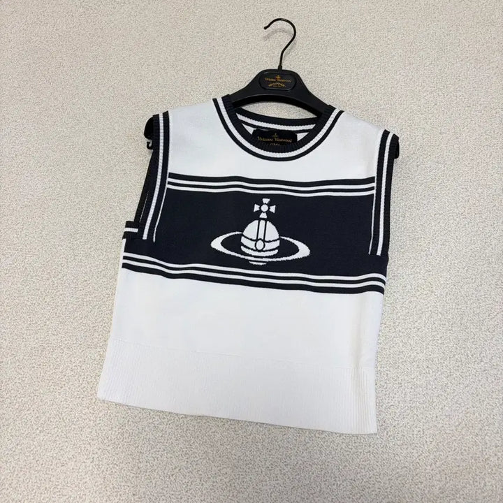[SOLD OUT] 정품 비비안웨스트우드 니트 베스트 골프웨어
