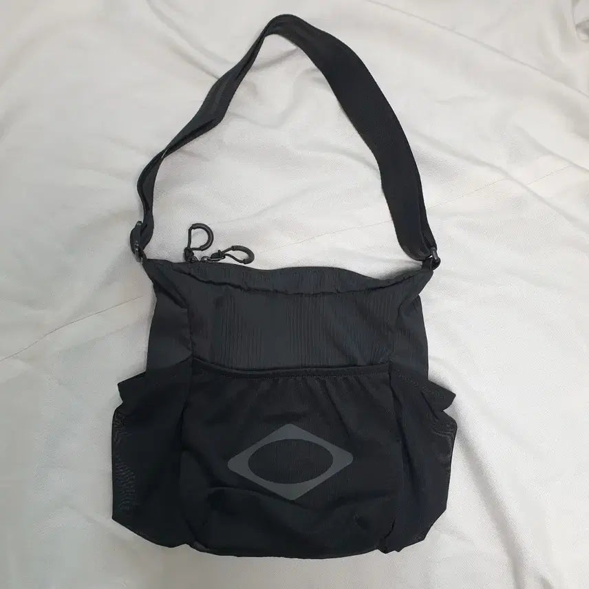 [BUNJANG] Mischief Mesh Pocket Crossbody Bag / 미스치프 메쉬 포켓 크로스백