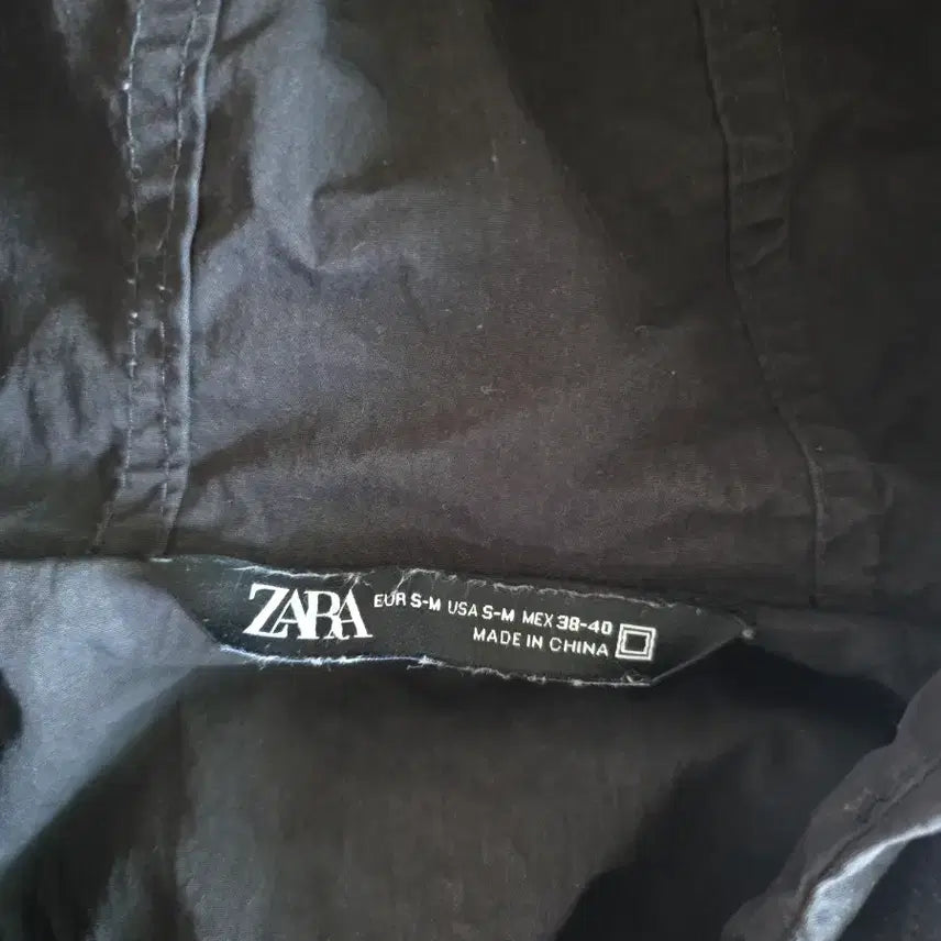 [BUNJANG] ZARA Black Hooded Windbreaker Jacket / ZARA 자라 블랙 후드 바람막이 S-M