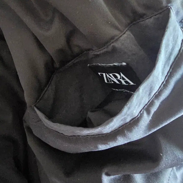 [BUNJANG] ZARA Black Hooded Windbreaker Jacket / ZARA 자라 블랙 후드 바람막이 S-M