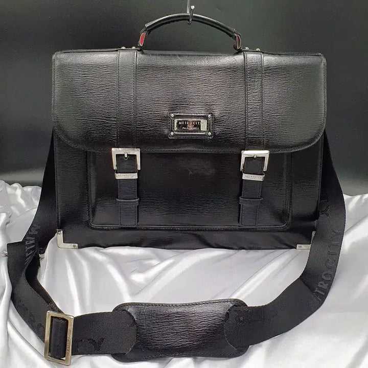 [BUNJANG] Met Cty Edge Briefcase Leather Black Unisex / 메트로시티 엣지 남녀 서류가방 중고 가방 은피아노