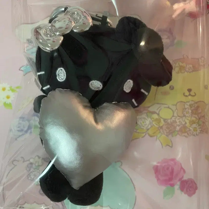 [BUNJANG] Hello Kitty Black Heart Doll Keychain / 헬로키티 블랙 하트 인형 키링