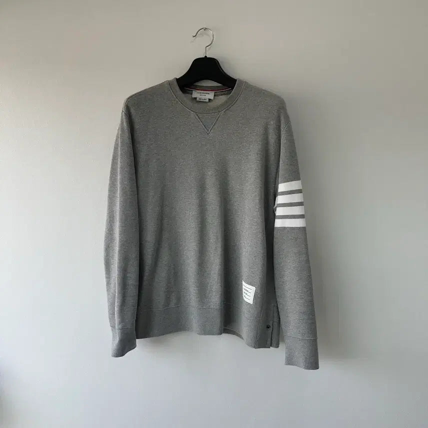 [BUNJANG] Thom Browne Engineered Striped Armband Sweatshirt Grey / [6]톰브라운 엔지니어드 사선완장 맨투맨 그레이
