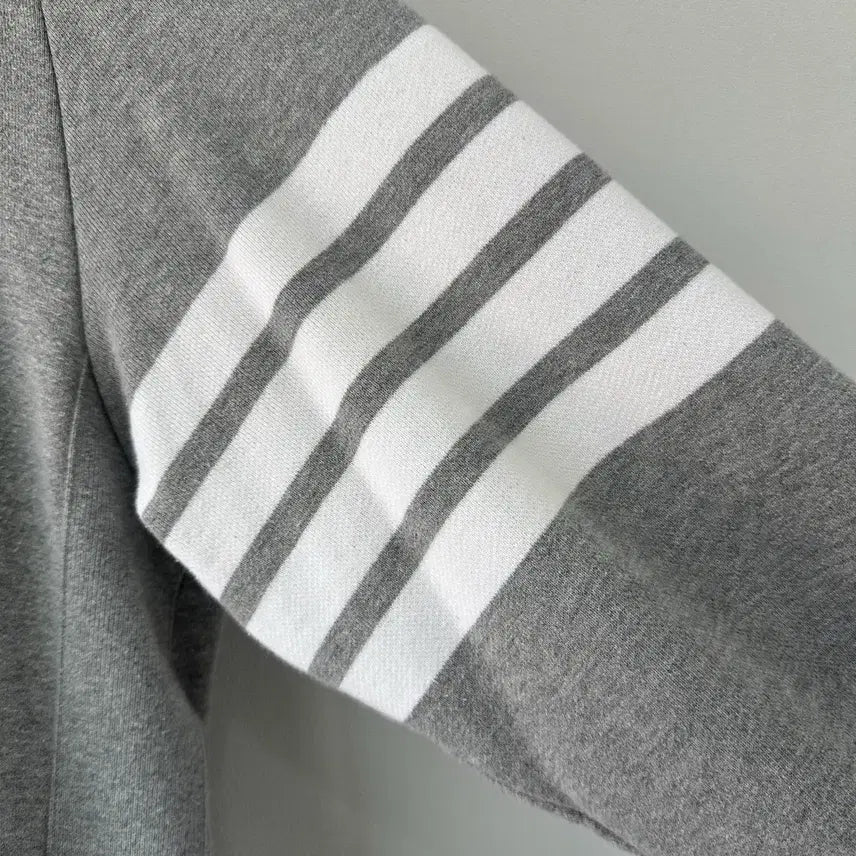 [BUNJANG] Thom Browne Engineered Striped Armband Sweatshirt Grey / [6]톰브라운 엔지니어드 사선완장 맨투맨 그레이