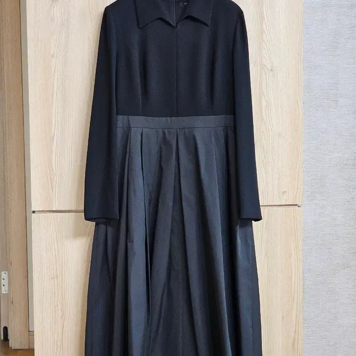 [BUNJANG] Minimum Collar Flare Dress Black Size 66 / 미니멈 카라 플레어 원피스 블랙 66 사이즈