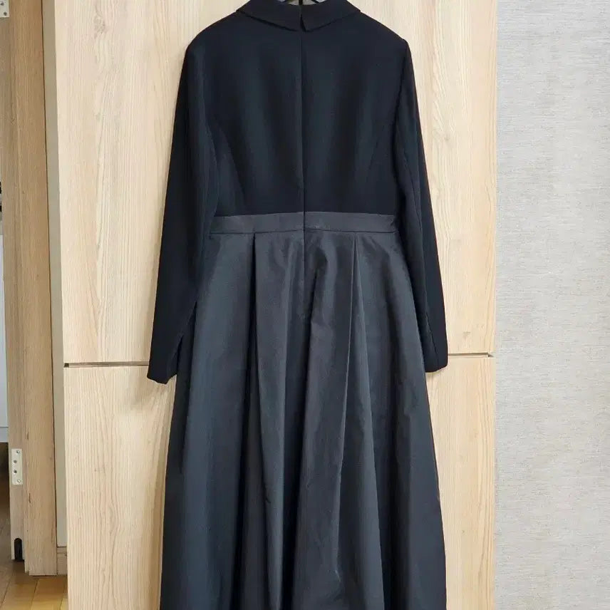 [BUNJANG] Minimum Collar Flare Dress Black Size 66 / 미니멈 카라 플레어 원피스 블랙 66 사이즈