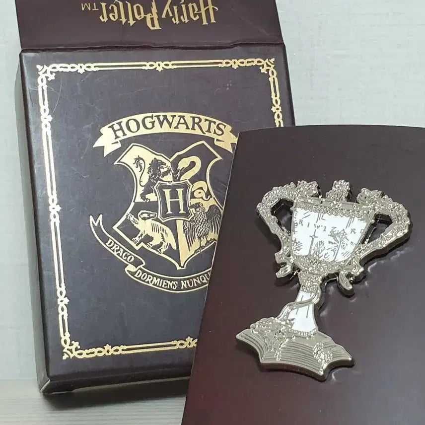 [BUNJANG] Harry Potter Hogwarts Badge Triwizard Cup / 해리포터 정품 호그와트 뱃지 불의 잔 트리위저드 컵