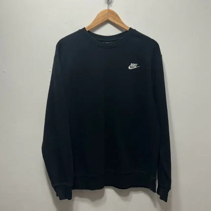 [SOLD OUT] 나이키 블랙 맨투맨 티셔츠 M