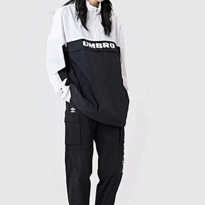 [BUNJANG] 엄브로 아노락 105 XL 블랙 화이트 바람막이 맨투맨 자켓 러닝 등산 / 엄브로 아노락 105 XL 블랙 화이트 바람막이 맨투맨 자켓 러닝 등산