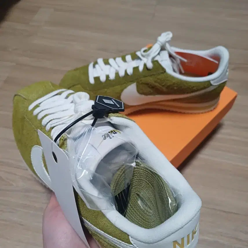 [SOLD OUT] 나이키 코르테즈 SE 스웨이드 260