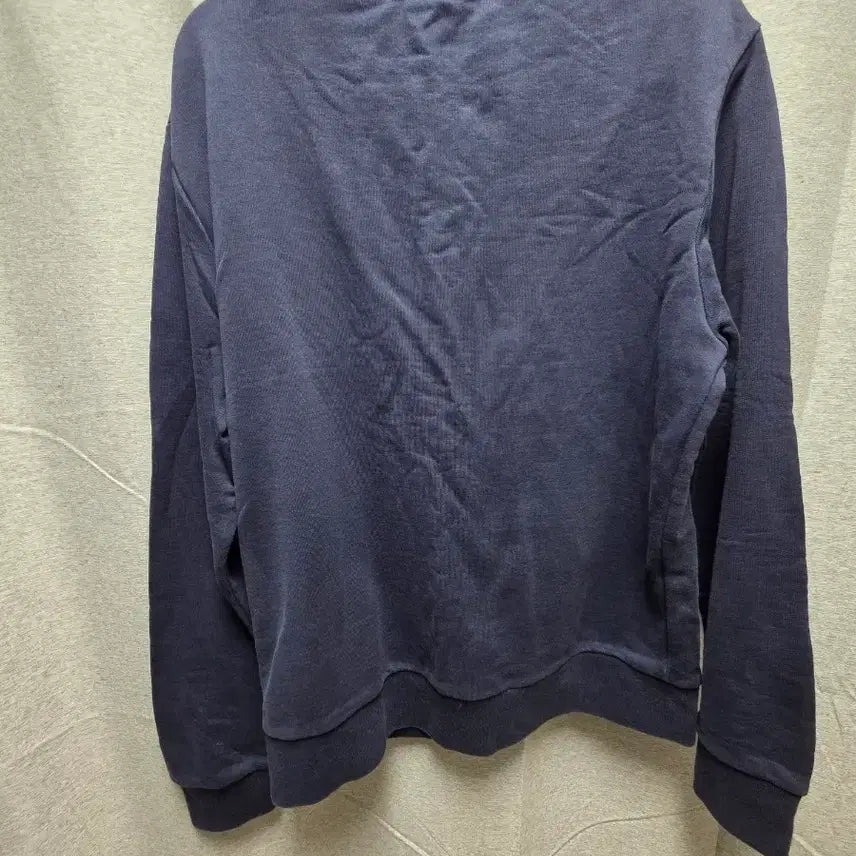 [SOLD OUT] 몽클레어 네이비 로고 맨투맨
