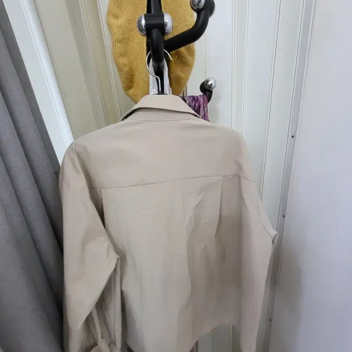 [BUNJANG] Beige Heart Printed Short Jacket / 베이지 하트 프린팅 숏 자켓