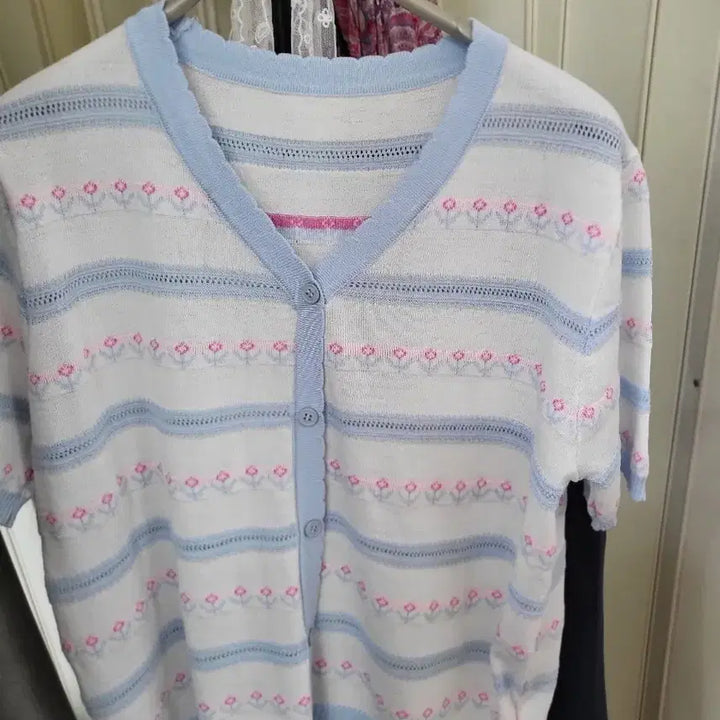 [BUNJANG] Floral Pattern Short Sleeve Knit Cardigan / 플라워 패턴 반팔 니트 가디건