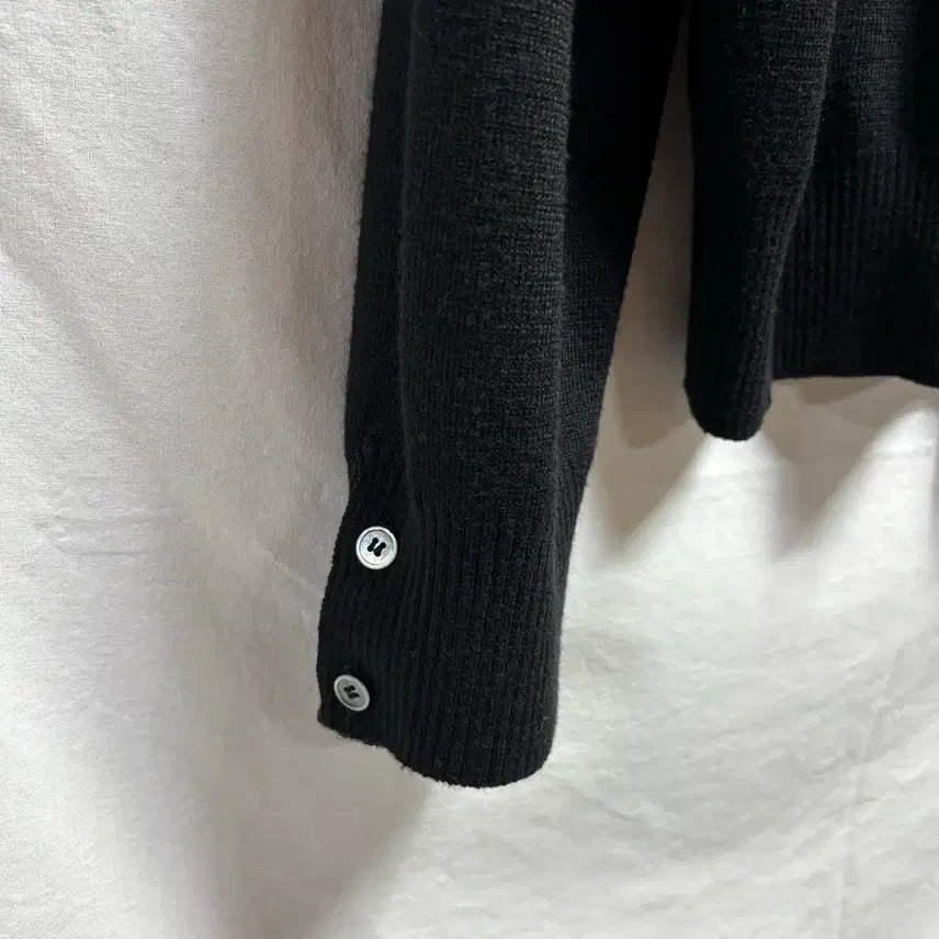 [BUNJANG] Elmood Black V-Neck Cardigan / 엘무드 블랙 브이넥 가디건