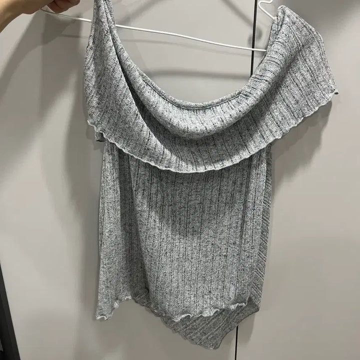[BUNJANG] Polly Sue M Off-Shoulder Top / 폴리수엠 오프숄더 탑