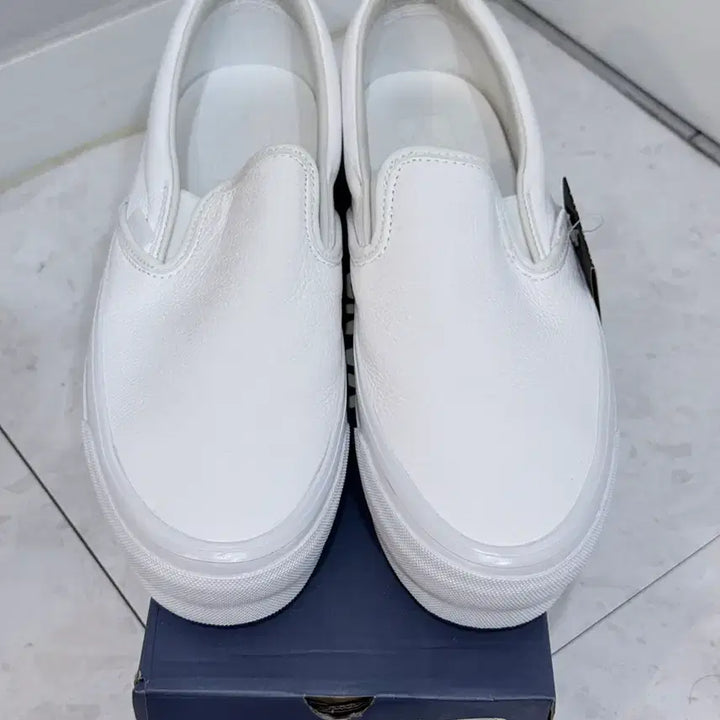 [BUNJANG] Vans Slip-On Reissue 98 LX Leather White / [285] 반스 슬립온 리이슈 98 레더 화이트