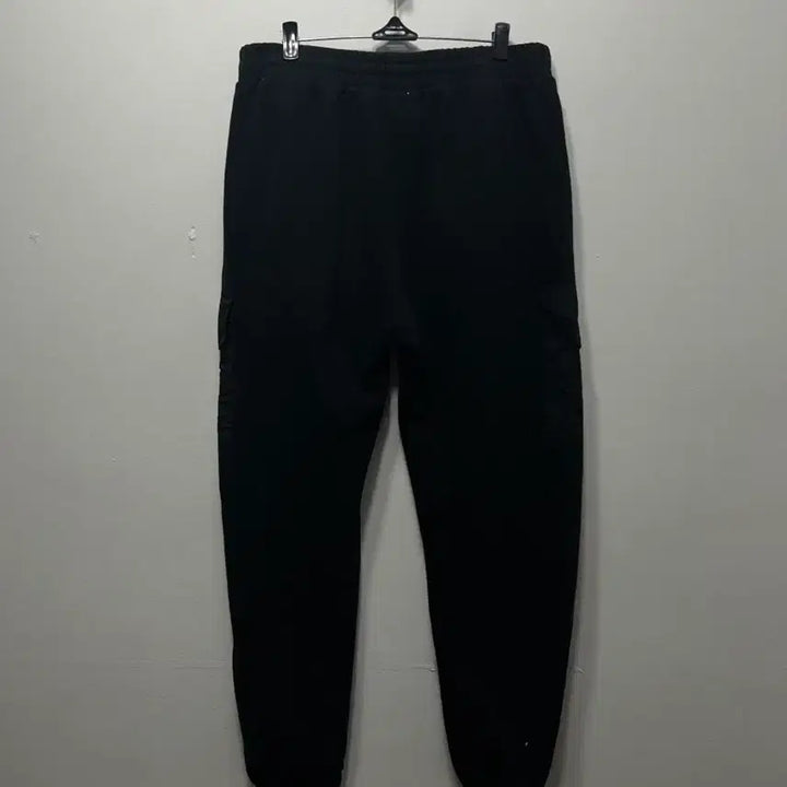 [BUNJANG] Discovery Expedition Black Cargo Jogger Pants M / 디스커버리 블랙 카고 조거팬츠 M