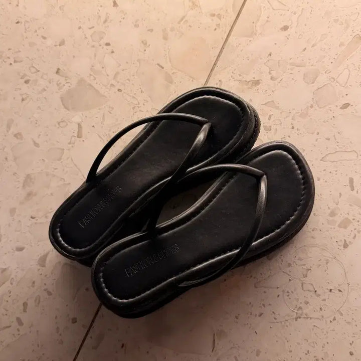 [BUNJANG] Black Heeled Flip-Flops (230mm) / 여성 굽쪼리 1번신음 230 ( 5cm 정도 )