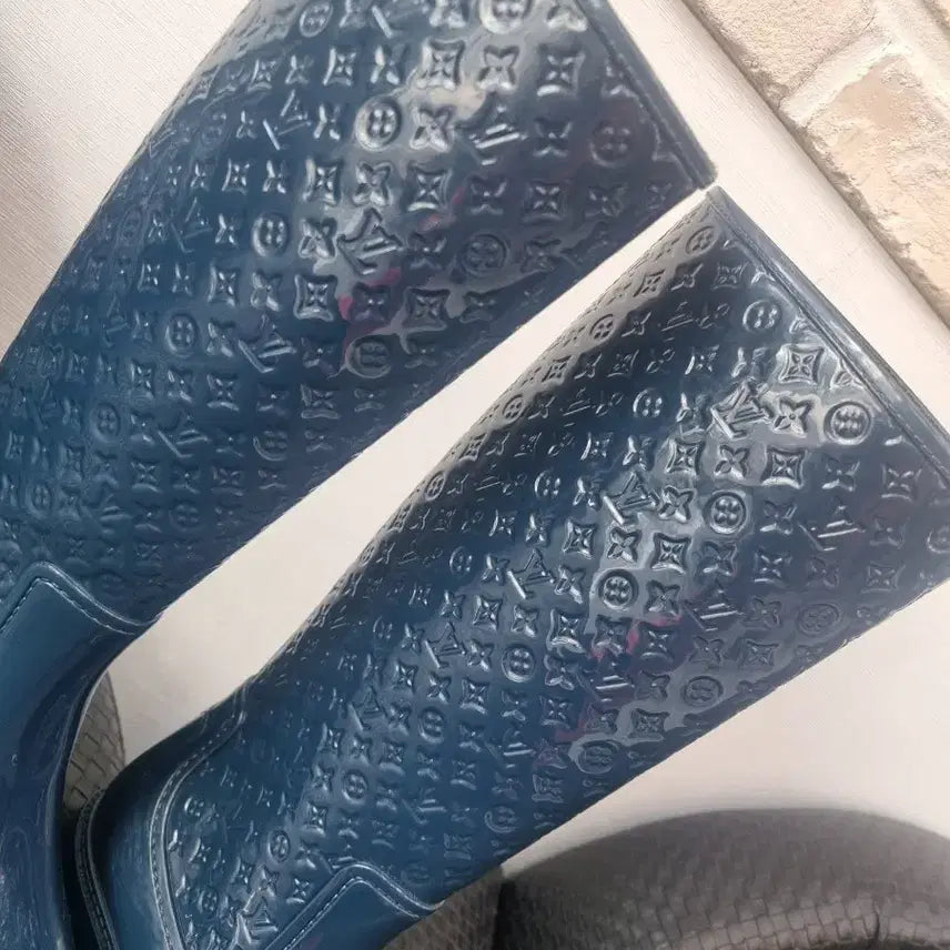 [BUNJANG] Louis Vuitton Monogram Embossed Rain Boots / 루이비통부츠 엠보 모노그램  레인부츠