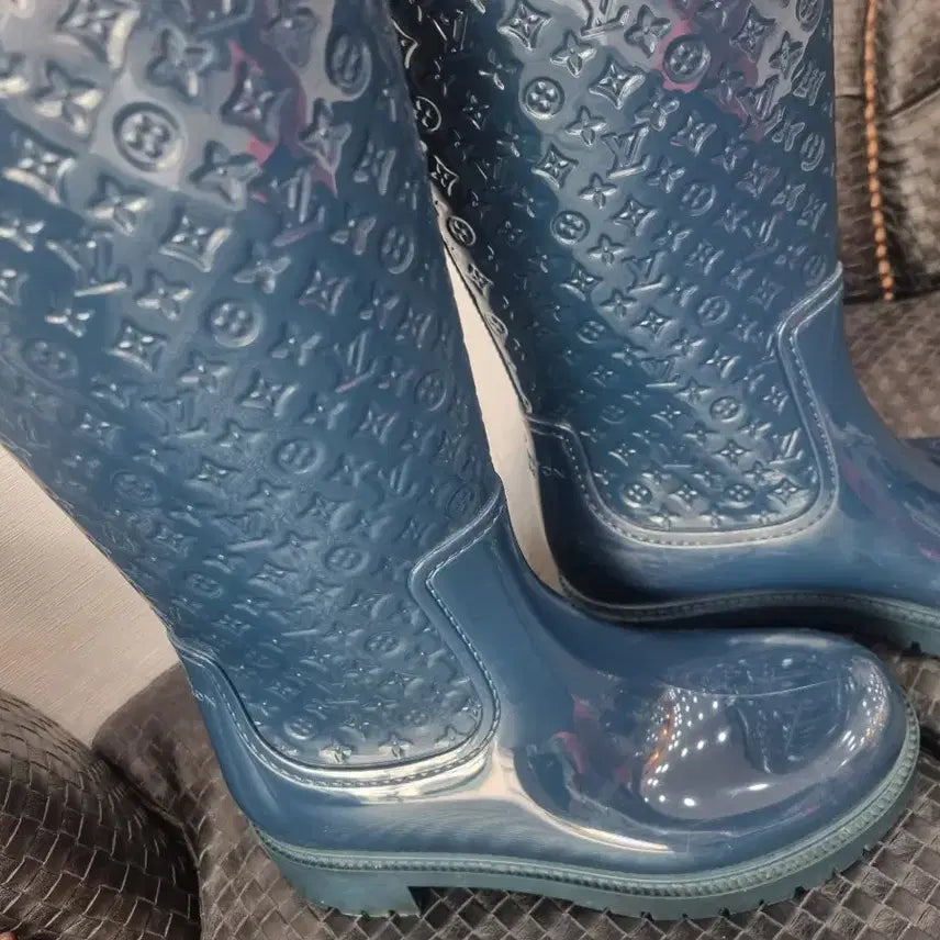 [BUNJANG] Louis Vuitton Monogram Embossed Rain Boots / 루이비통부츠 엠보 모노그램  레인부츠
